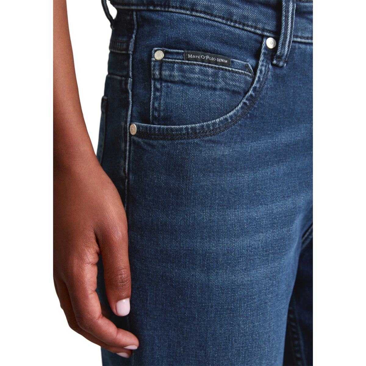 Jeans modèle Freja boyfriend en mélange de coton organique bleu foncé, MARC O’POLO DENIM