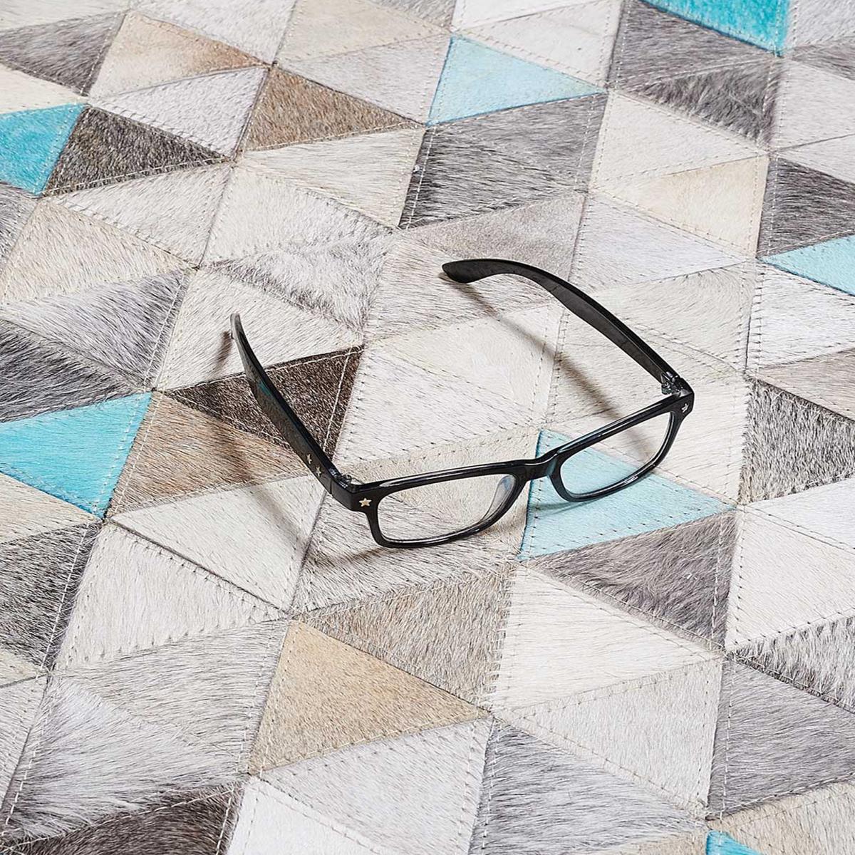 Tapis peau de vache MULTICA, kilim fait main turquoise, UN AMOUR DE TAPIS
