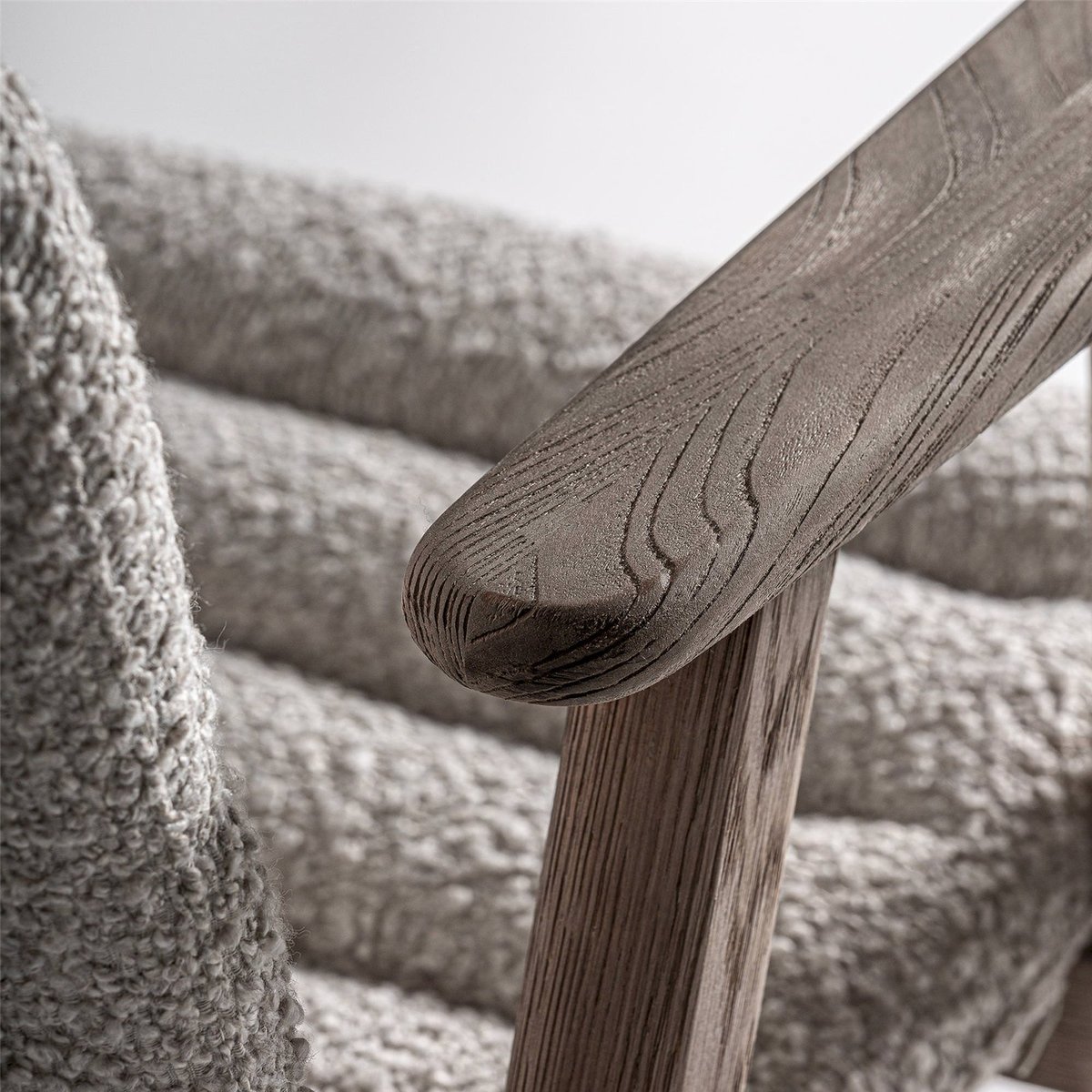 Chaise en bois d'orme, Assise en tissu marron clair finition vieilli beige, RECOLLECTION