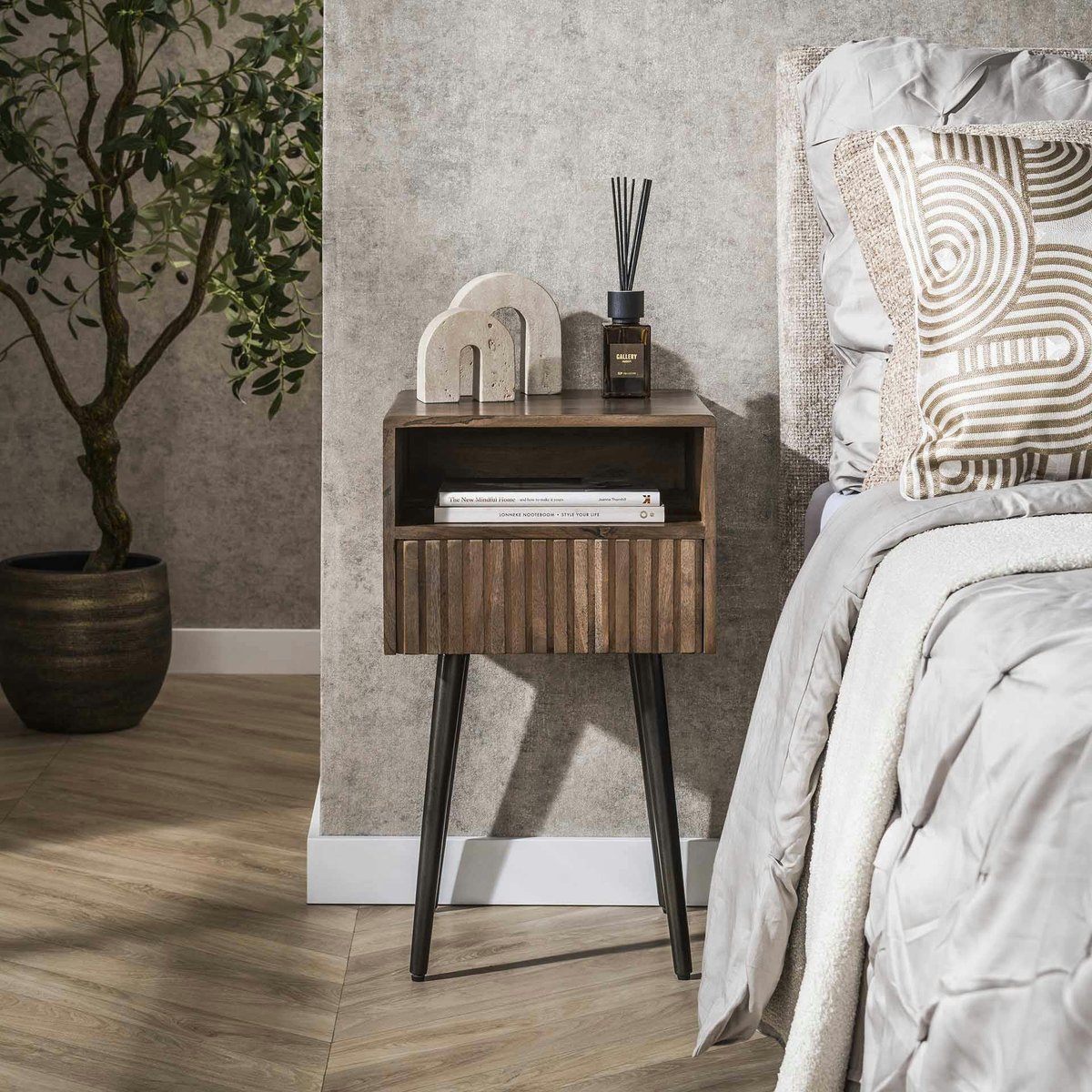 Table de chevet bois brun, tiroir rainuré & niche NAKO marron, PIER IMPORT