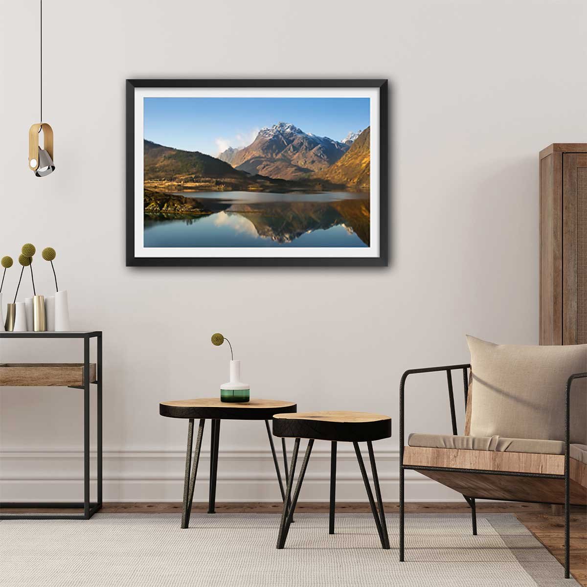 Affiche montagne et lac, l île lofoten affiche + cadre en bois - noir, HEXOA