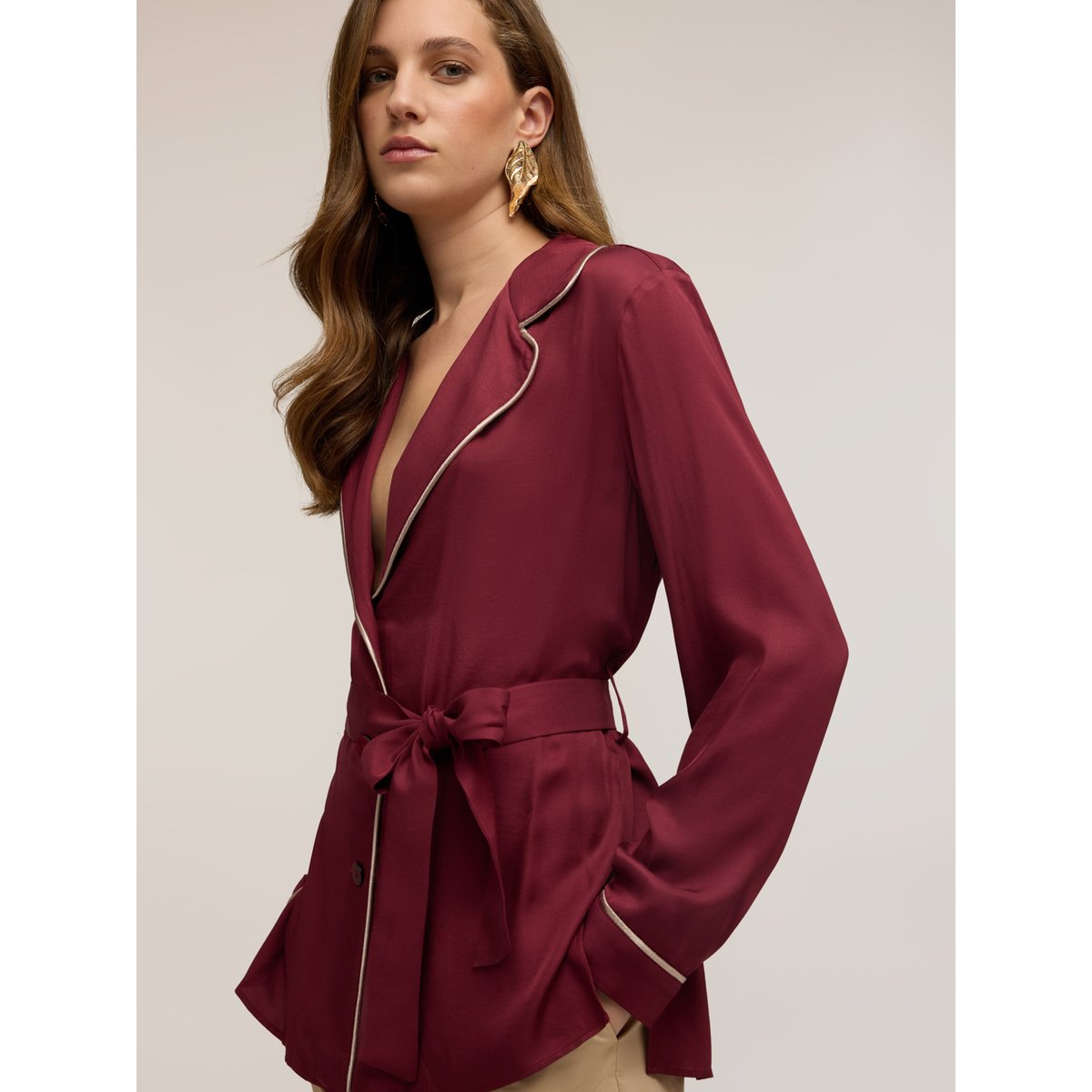 Chemise avec détails contrastants burgundy, MOTIVI