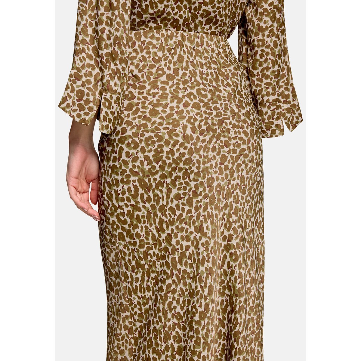 Jupe en satin à imprimé léopard beige/kaki, BETTY BARCLAY