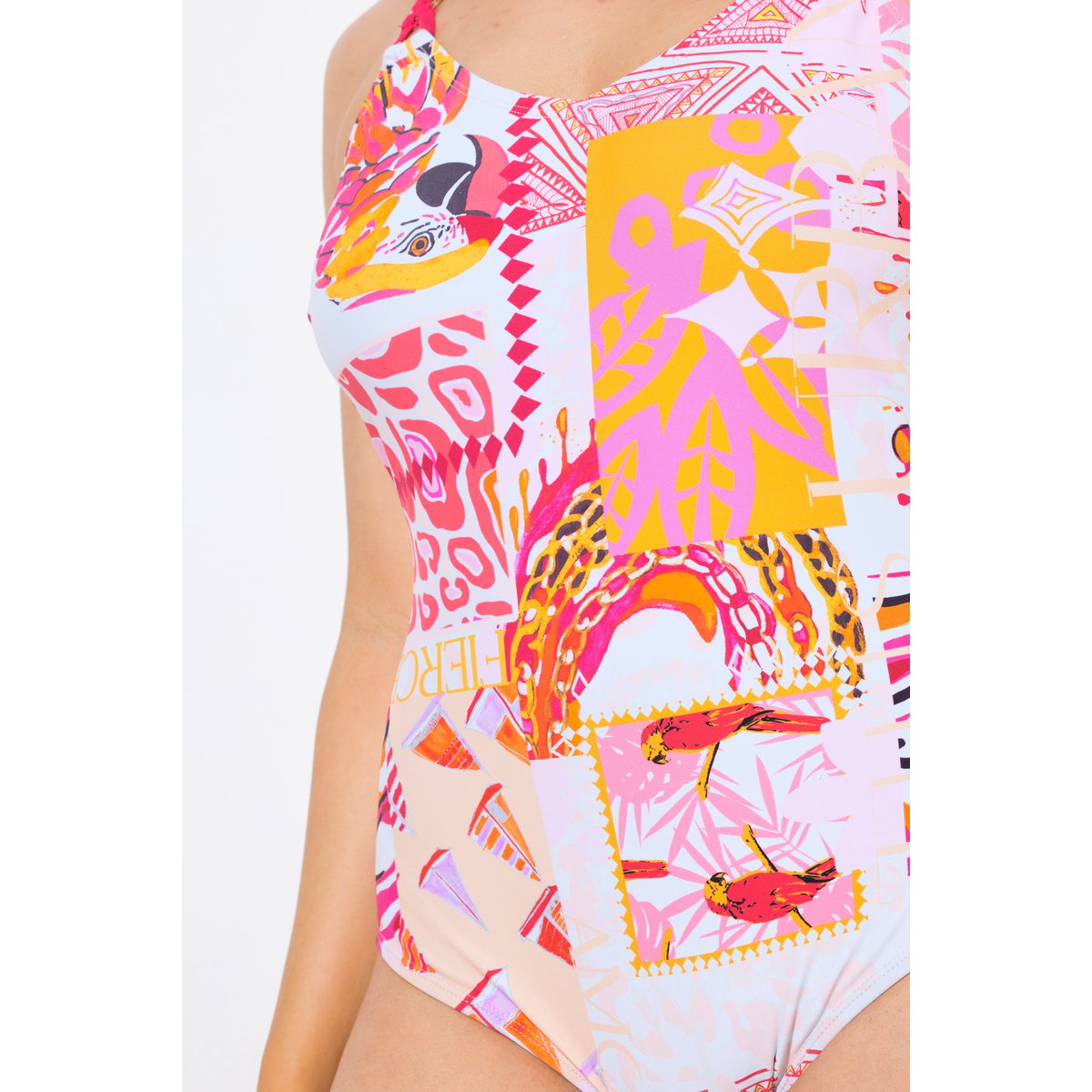 Maillot de bain motif perroquets. Bonnets blanc cassé, ULLA POPKEN