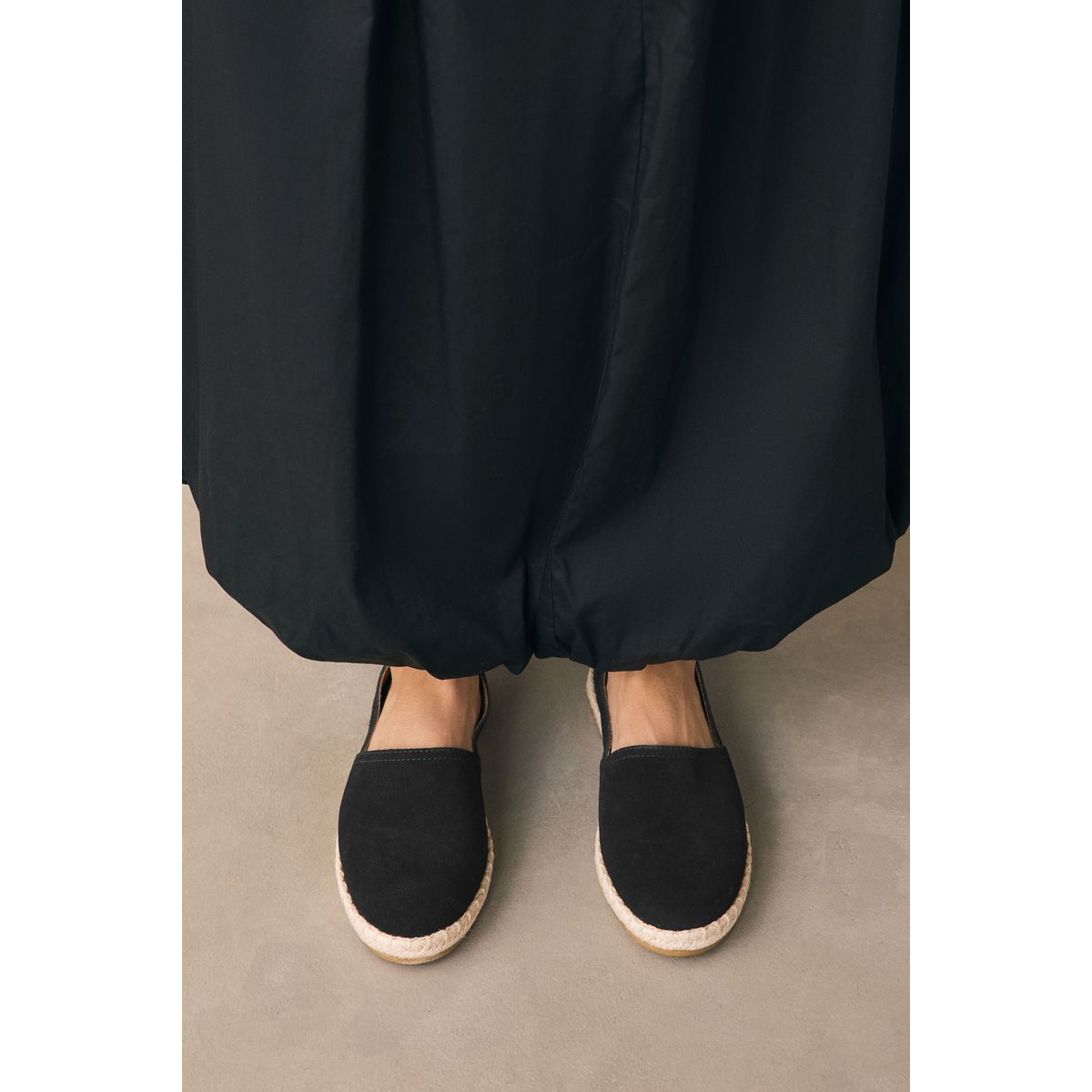 Espadrilles en daim à bout fermé noir, NEXT