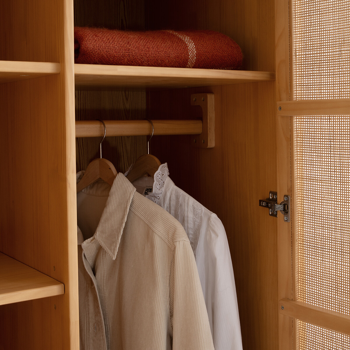 Armoire 2 portes pin massif et cannage, Gabin naturel, LA REDOUTE INTERIEURS