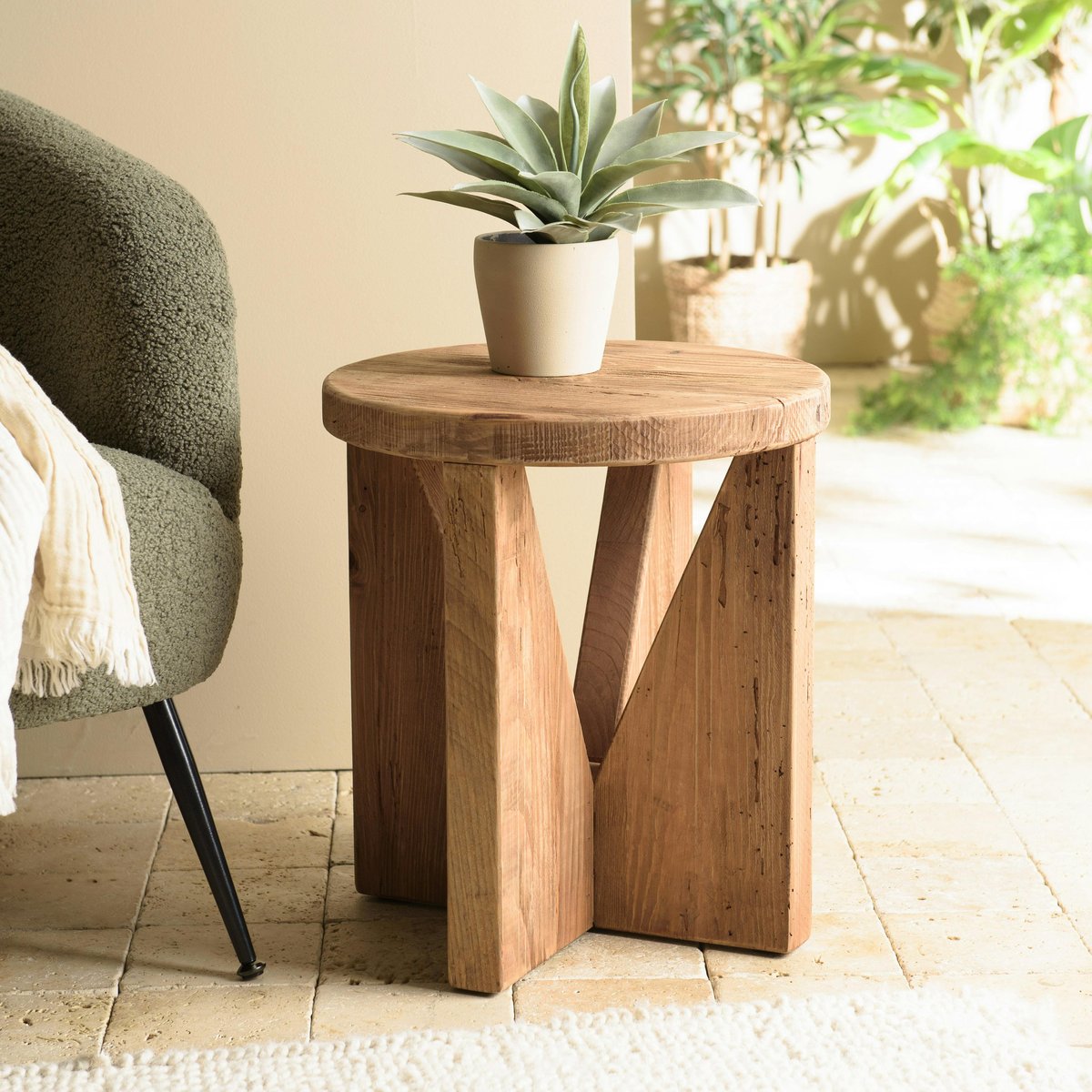 Bout de canapé rond pin recyclé pieds géométriques DENVER bois naturel, PIER IMPORT