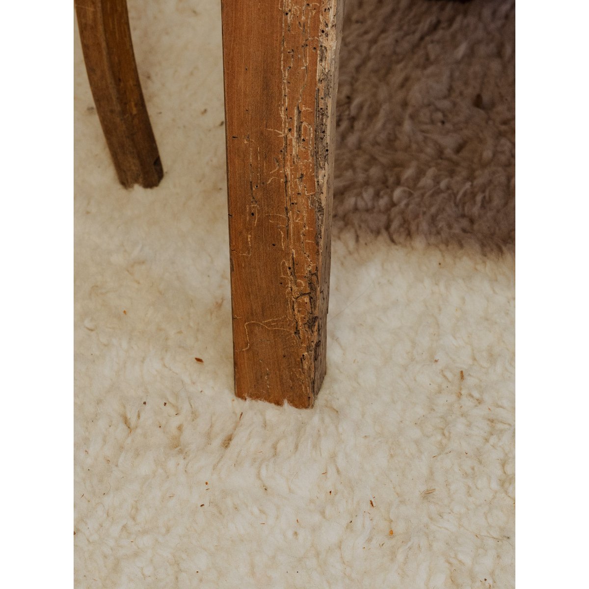 Table basse en noyer Léonie N°897 - Bon état bois clair, DEBONGOUT