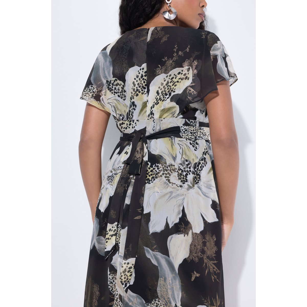 Robe maxi à ceinture. Décolleté V noir, ULLA POPKEN