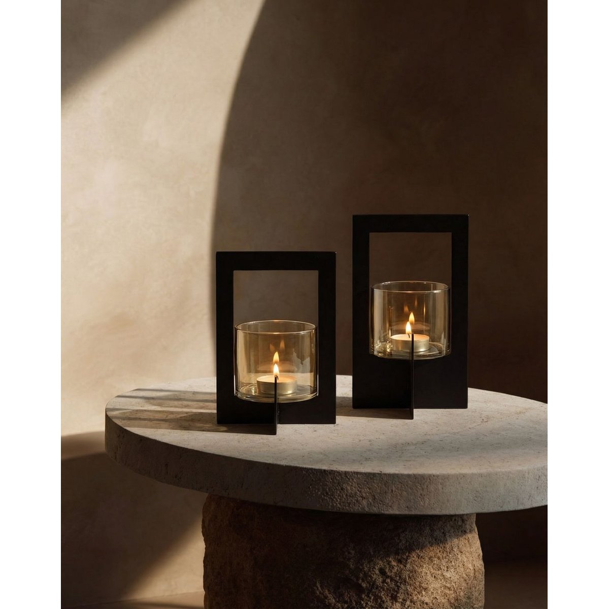 Bougeoir en laiton et verre HURRICANE FRAMED noir, BAZAR BIZAR