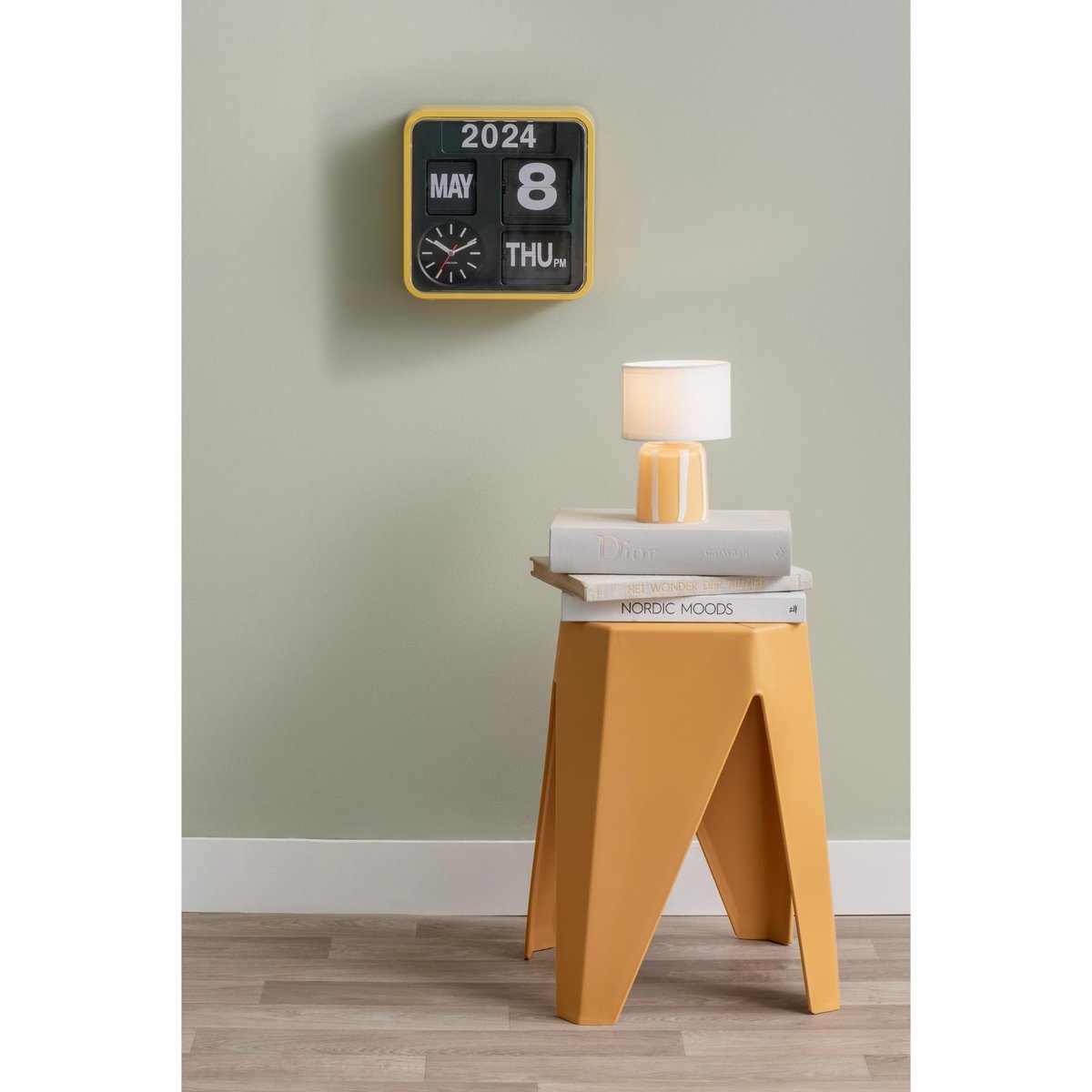 Horloge Murale Thermoplaste MINI FLIP jaune ocre, KARLSSON