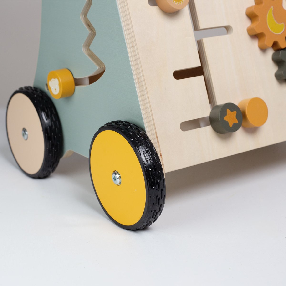 Charriot de marche bébé avec roues crantées multicolor, TROIS KILOS SEPT