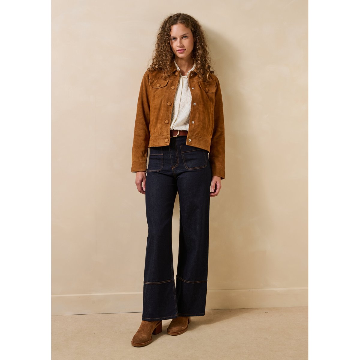 Blouson court en daim toffee, LA FEE MARABOUTEE