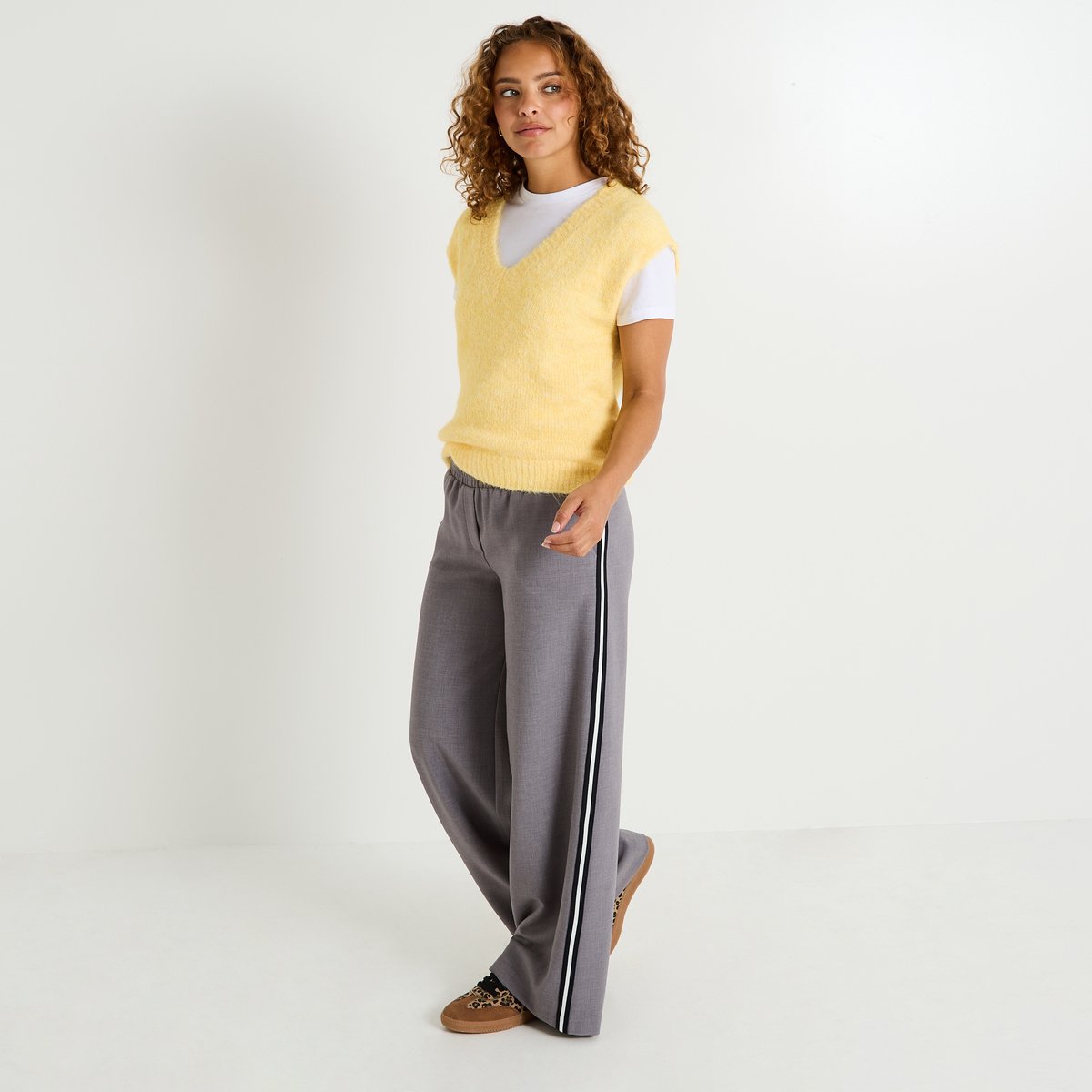 Pantalon avec bandes sur le côté gris, GRAIN DE MALICE