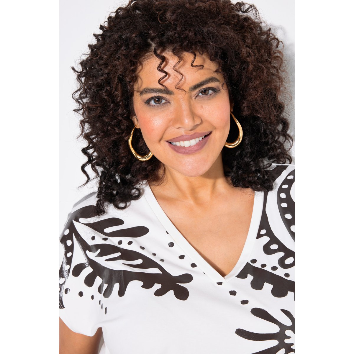 T-shirt oversize. Motif cachemire. Col V blanc cassé, ULLA POPKEN