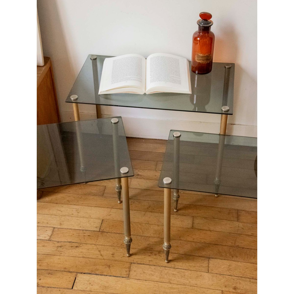 Table gigogne en verre fumé Barbara N°194 - Bon état fumé, DEBONGOUT