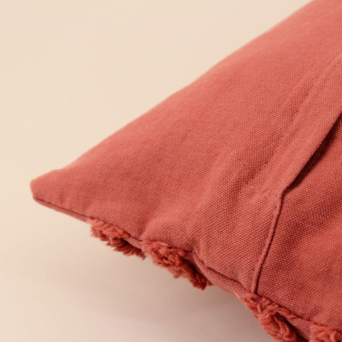 Coussin en relief 40x40cm terracotta, ORNAMI