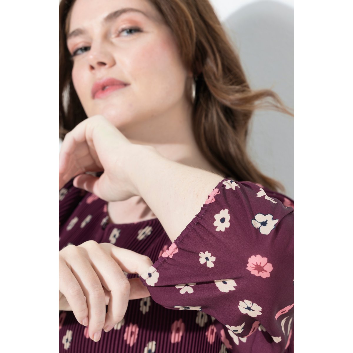Robe plissée doublée, motif à fleurs rouge vin foncé, ULLA POPKEN