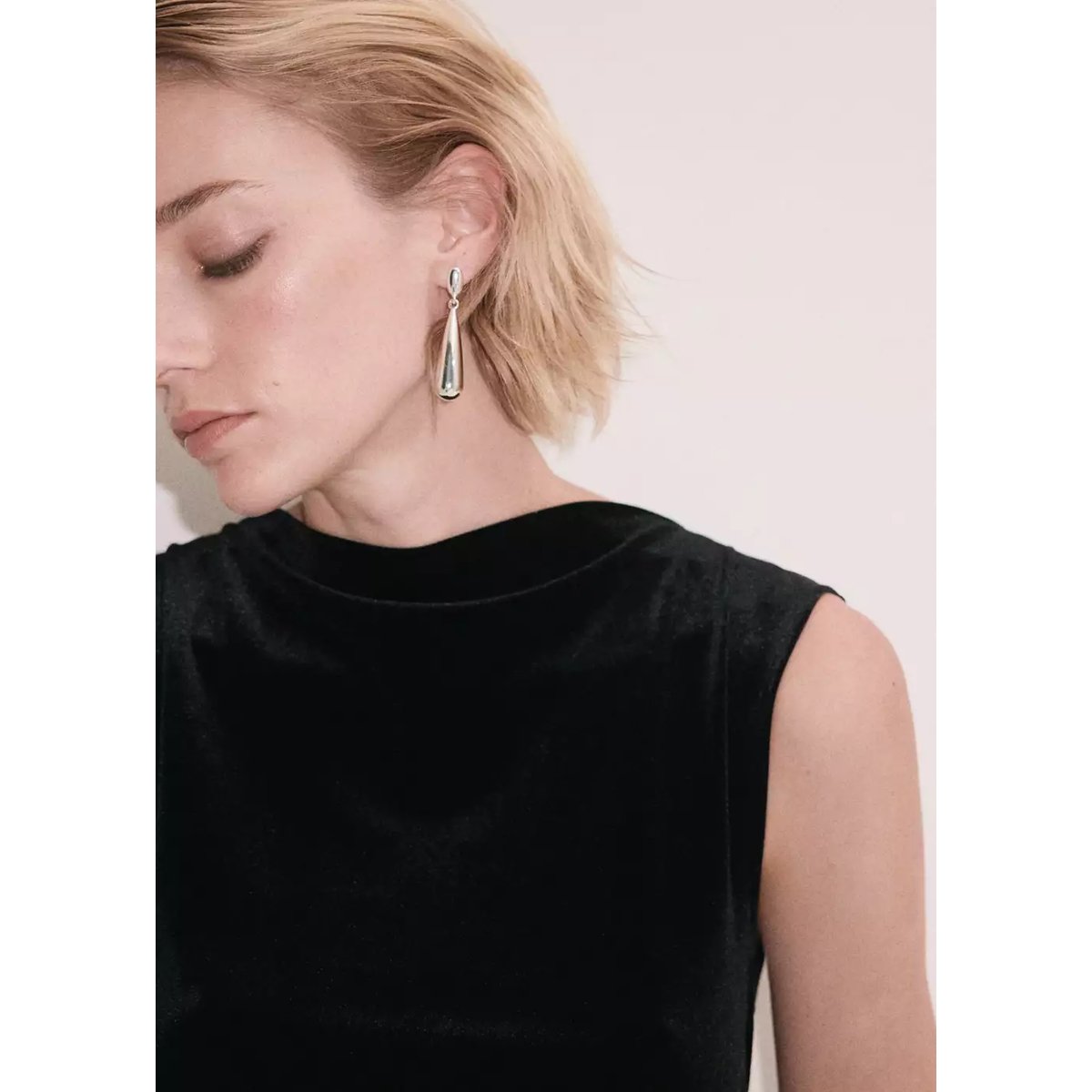 Robe courte velours noir, MANGO
