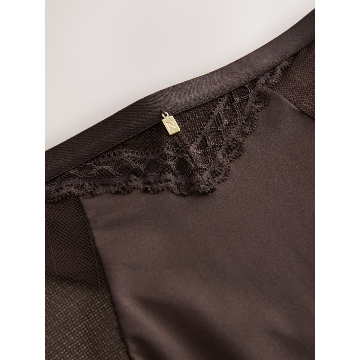 Culotte en dentelle à effet lissant marron chocolat, NEXT