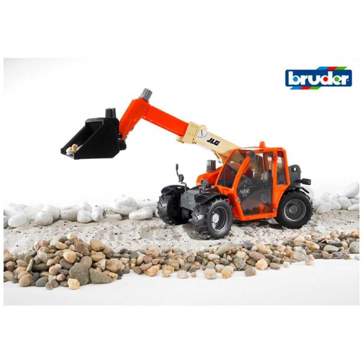 Chariot télescopique super compact JLG 2505 orange, BRUDER