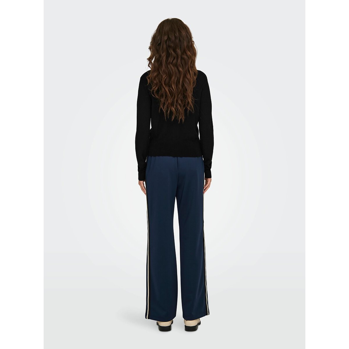 Buttoned V-Neck Cardigan black, ONLY