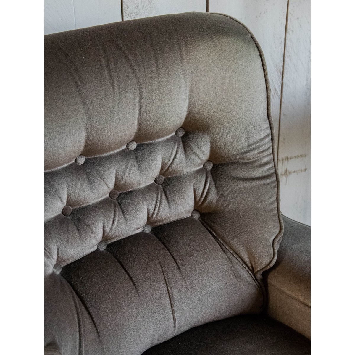 Fauteuil en velours Ernest N°643 - Bon état marron, DEBONGOUT