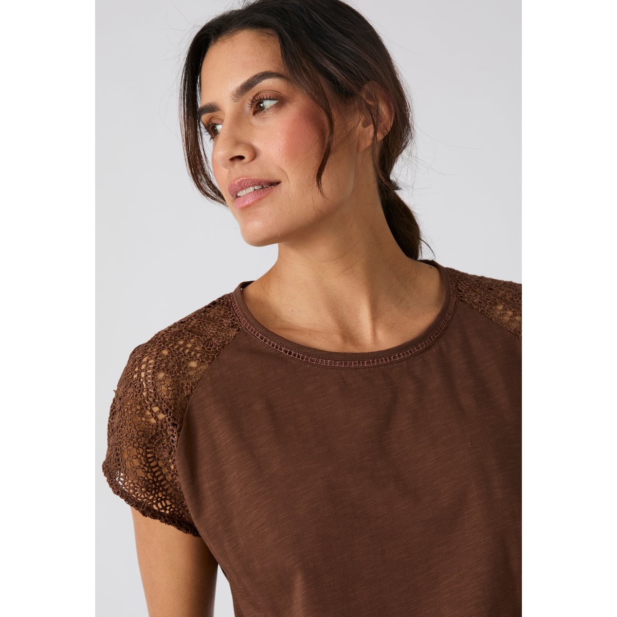 T-shirt détail macramé aux épaules marron foncé, DAMART