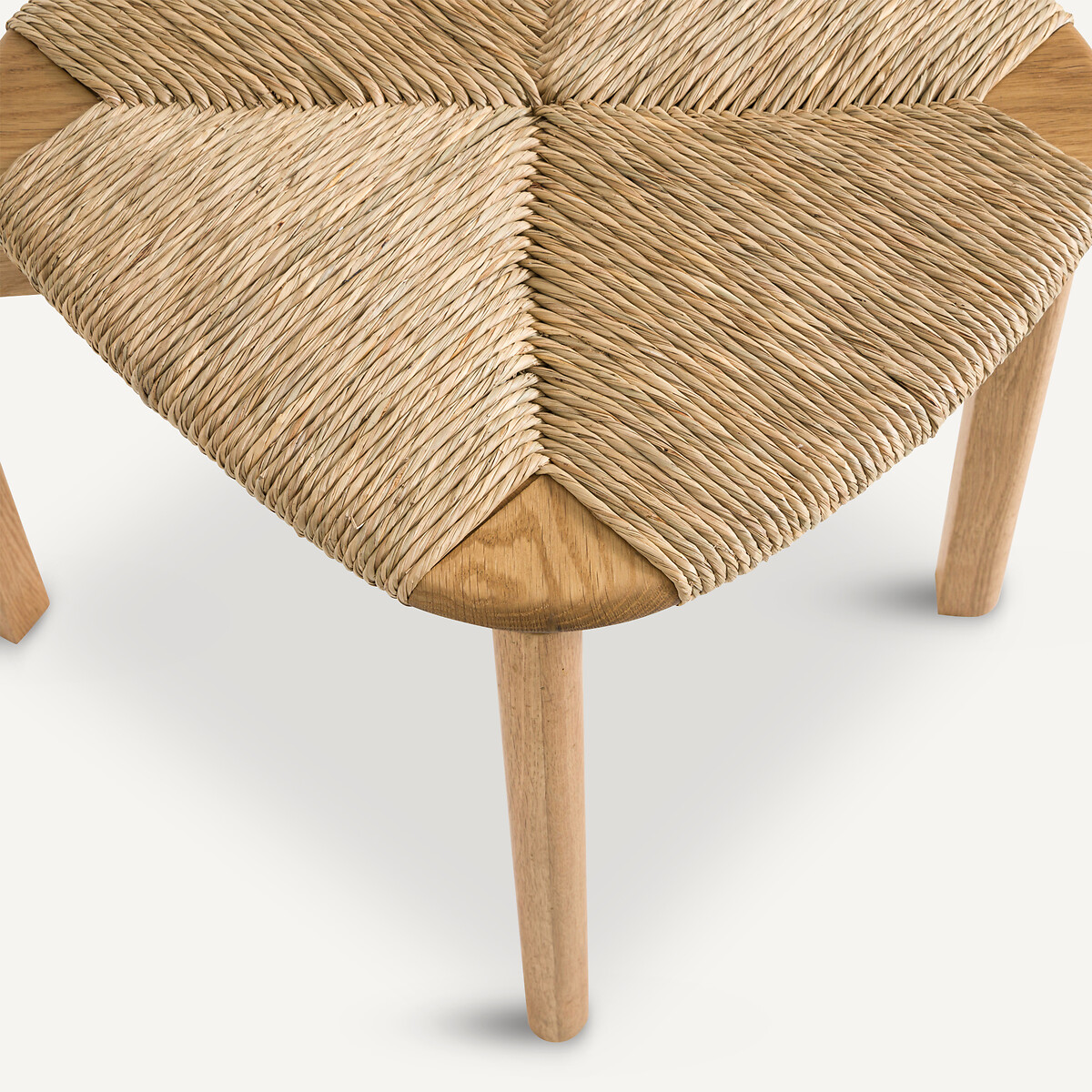 Stapelstoel, eiken, fineer en stro, Batignolles, ontwerp Emmanuel Gallina naturel eikenhout, AM.PM X EMMANUEL GALLINA