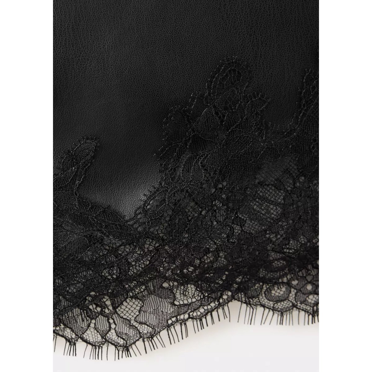 Jupe similicuir détail dentelle noir, MANGO