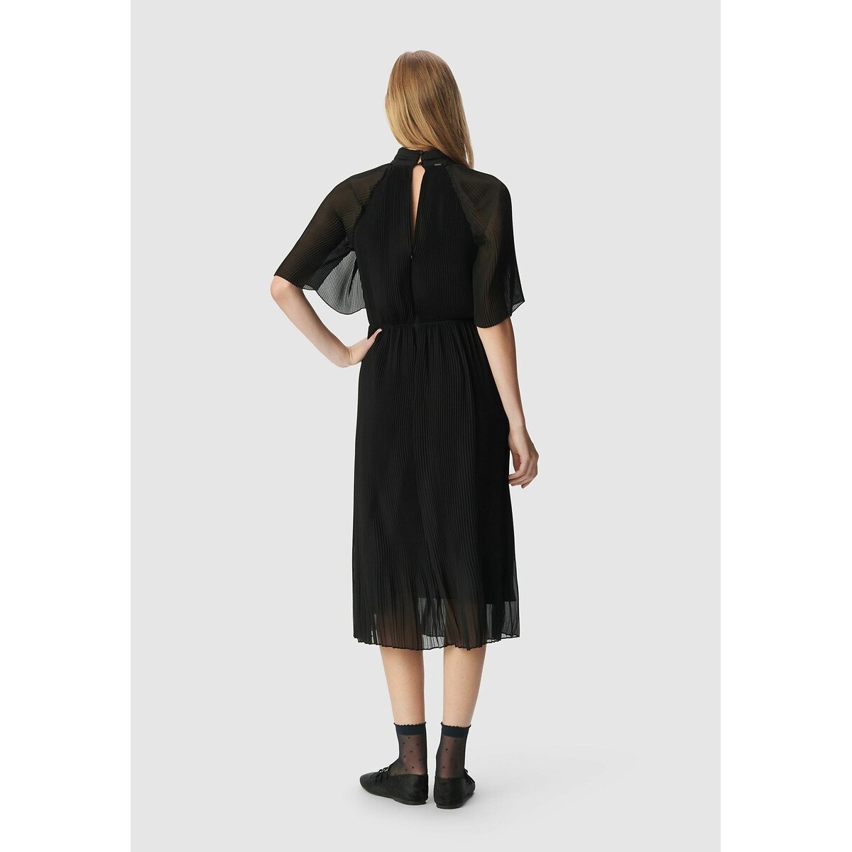 Vestido midi plissado com gola subida preto , IKKS