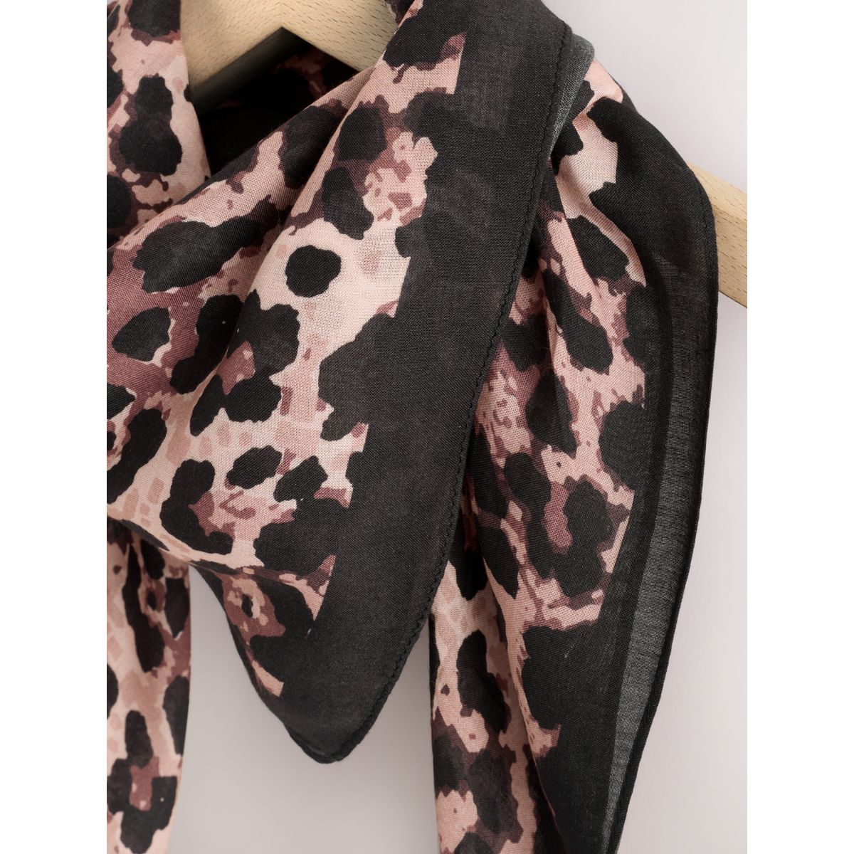 Foulard carré en satin imprimé léopard, NEXT