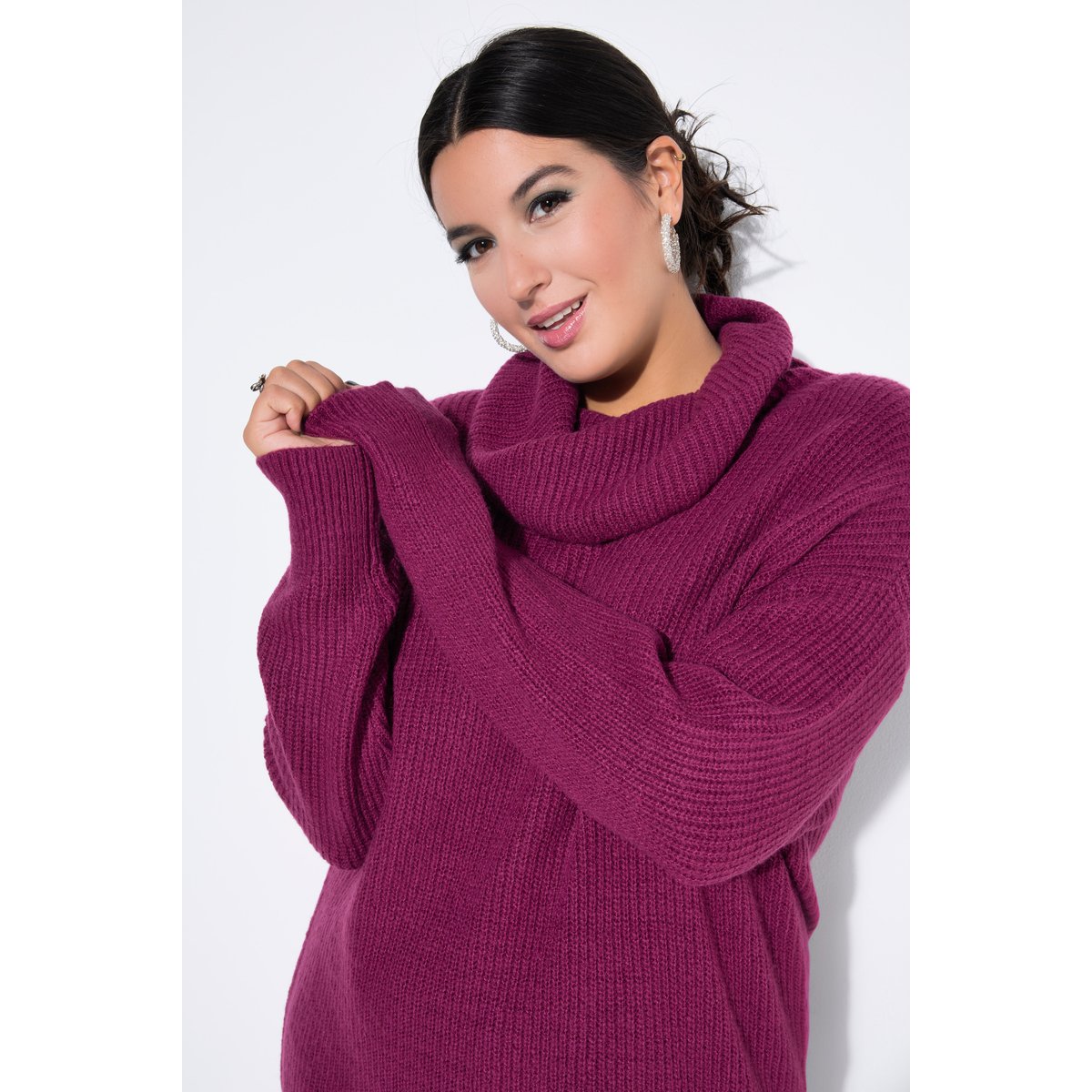 Pull tricoté oversize à col roulé mûres, STUDIO UNTOLD
