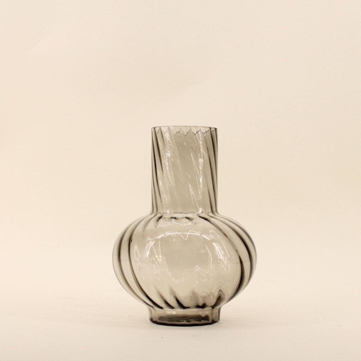 Vase en verre strié, H25cm gris, ORNAMI