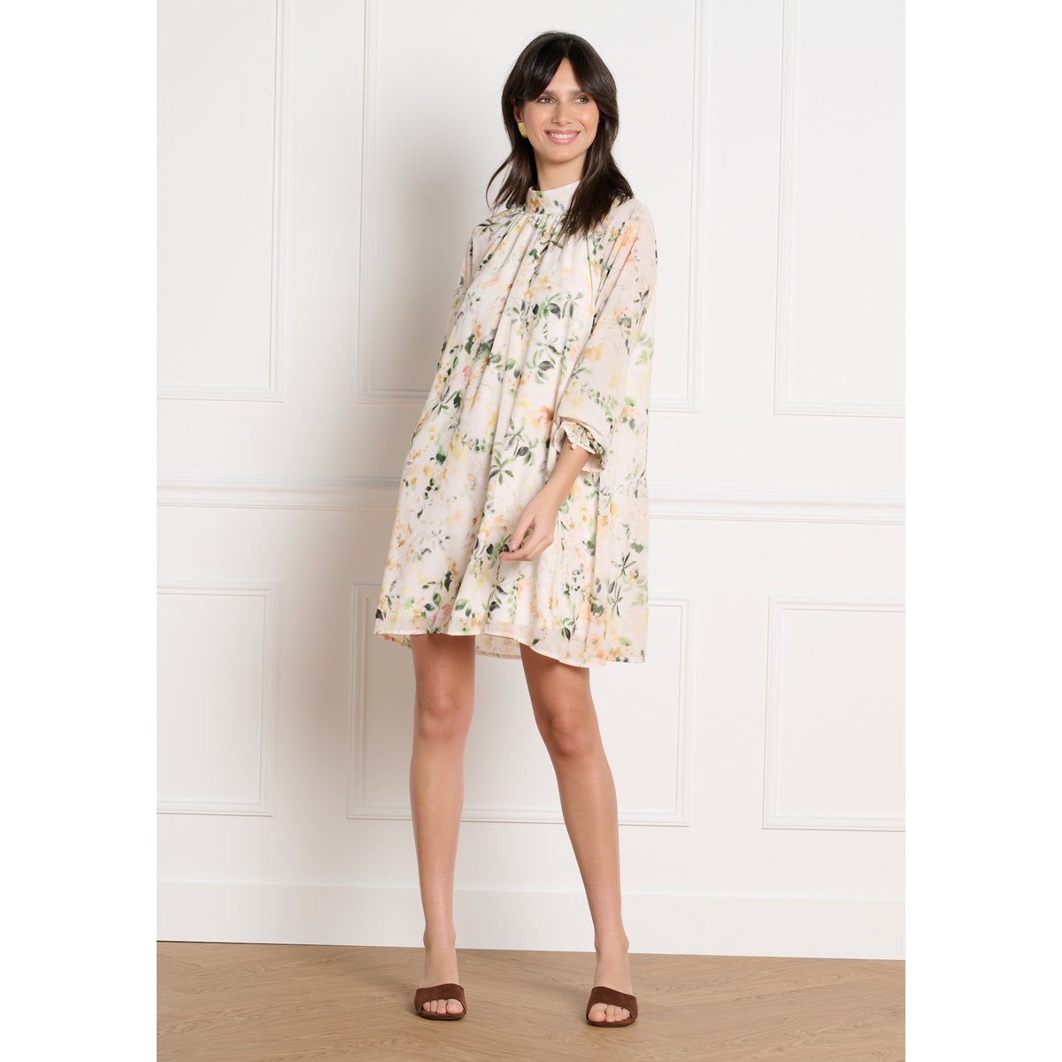 Robe fluide à fleurs jaune pastel, LOLALIZA