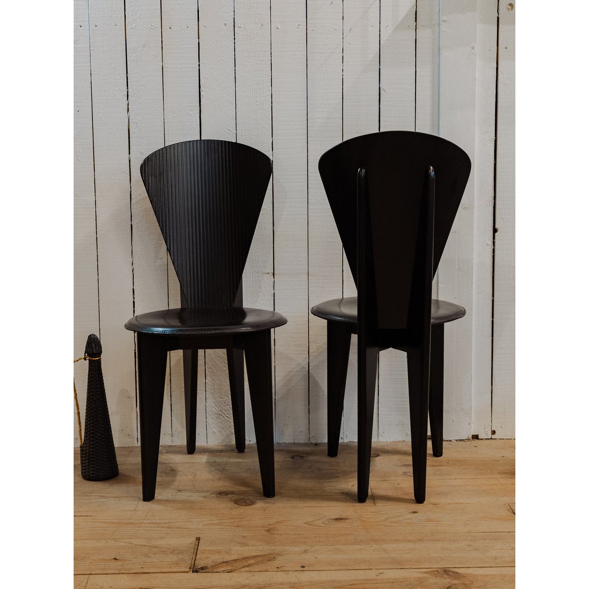 Paire de chaises en simili cuir noir Alma N°1694 - Bon état noir, DEBONGOUT