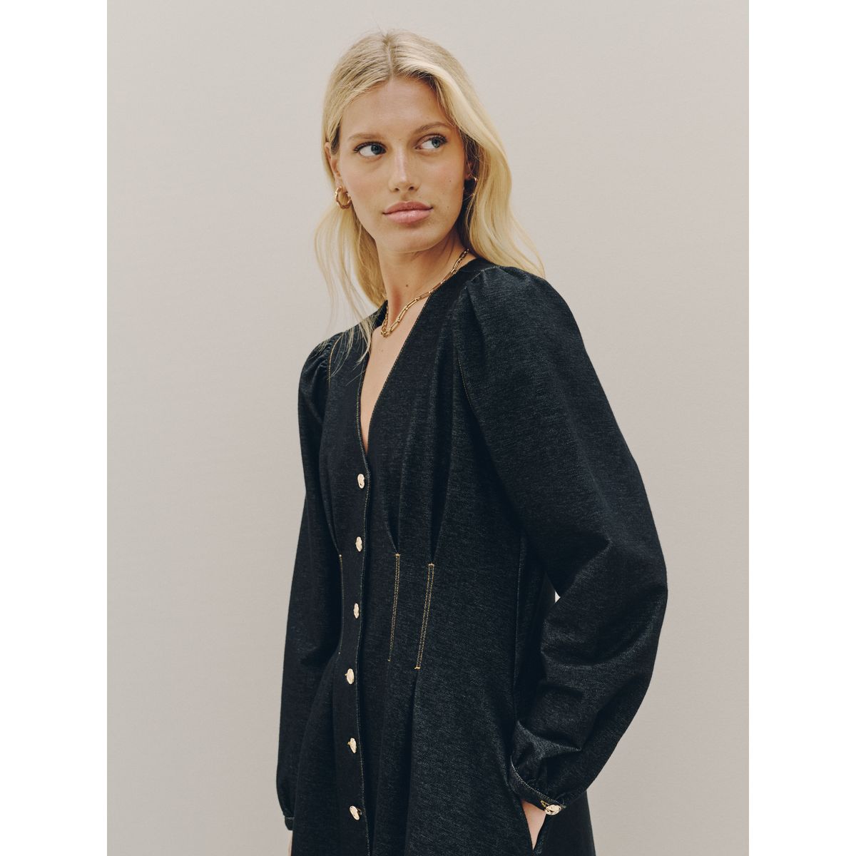Robe courte cintrée aspect denim noir, NEXT