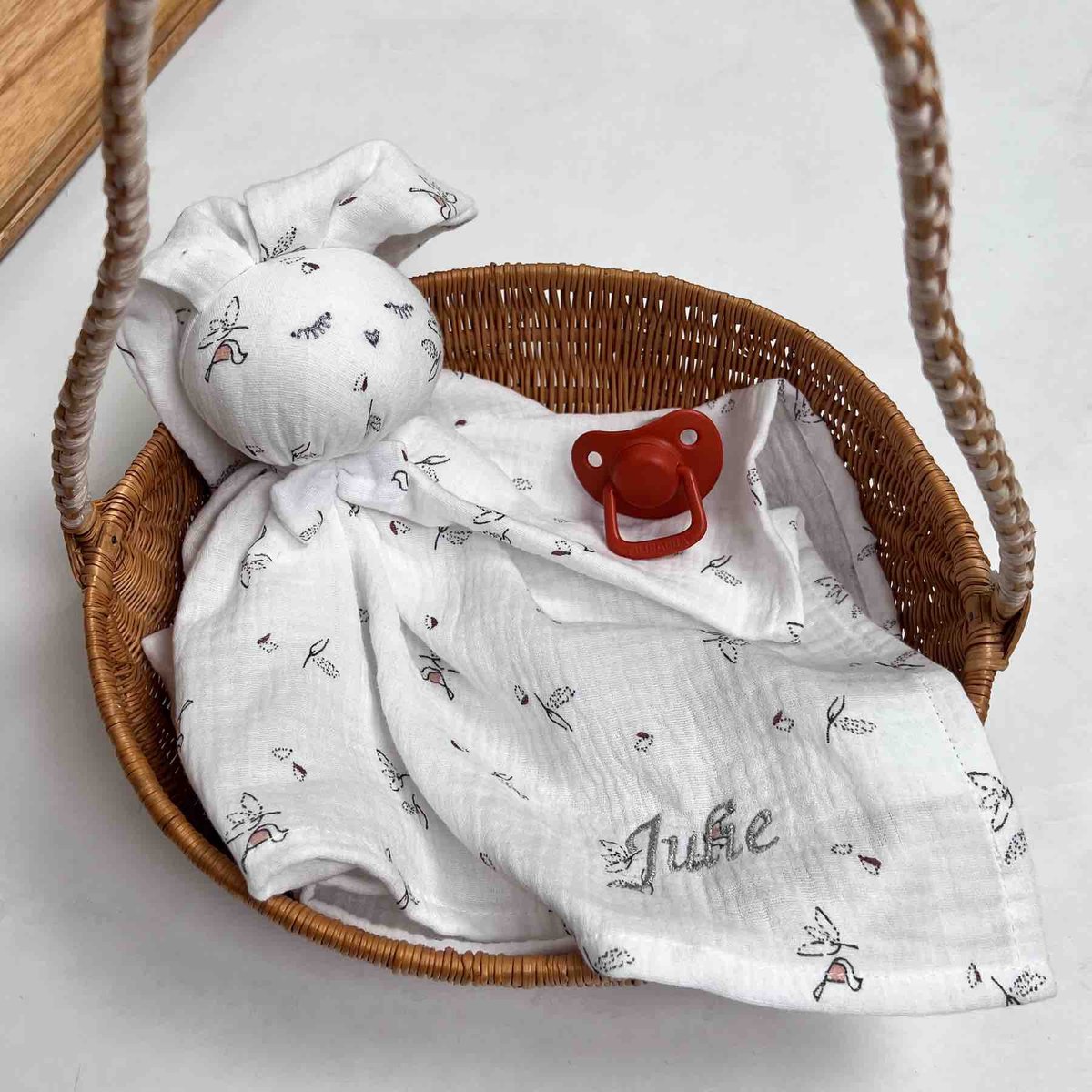 Doudou plat lapin en gaze de coton MELODY melody, blanc imprimé minimaliste, SEVIRA KIDS