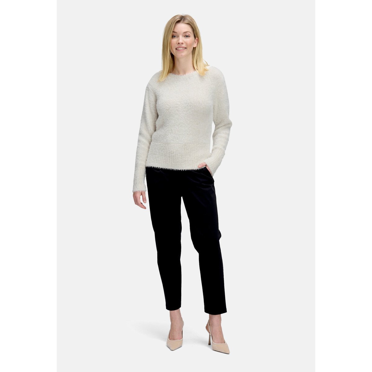 Pull-over en maille à encolure en v white sand, BETTY & CO