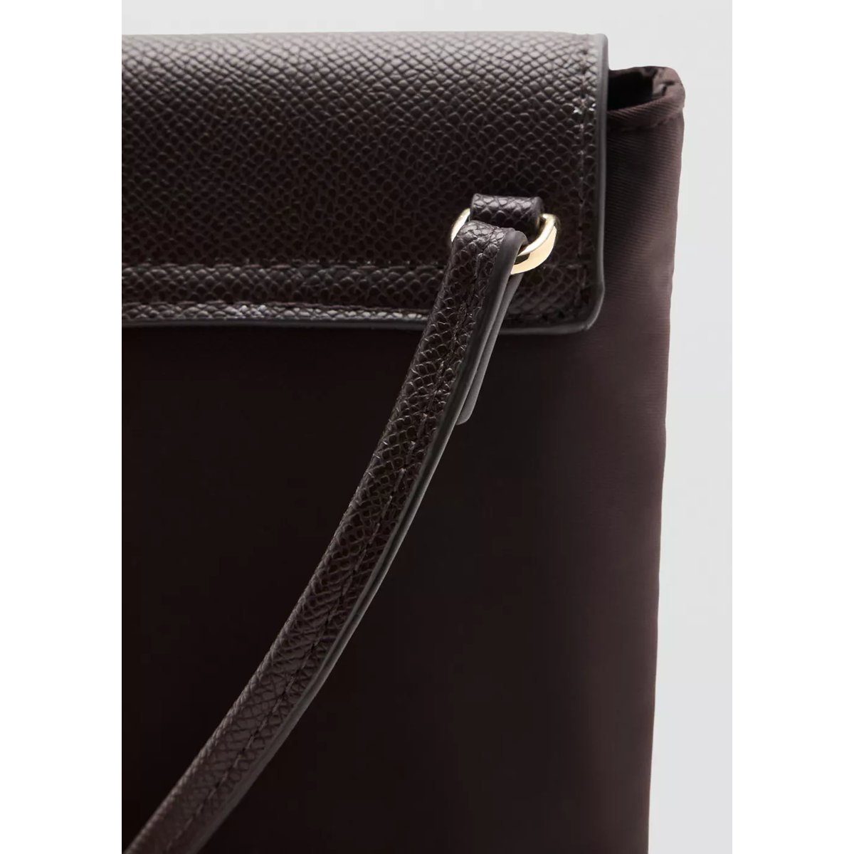 Housse téléphone portable nylon chocolat, MANGO