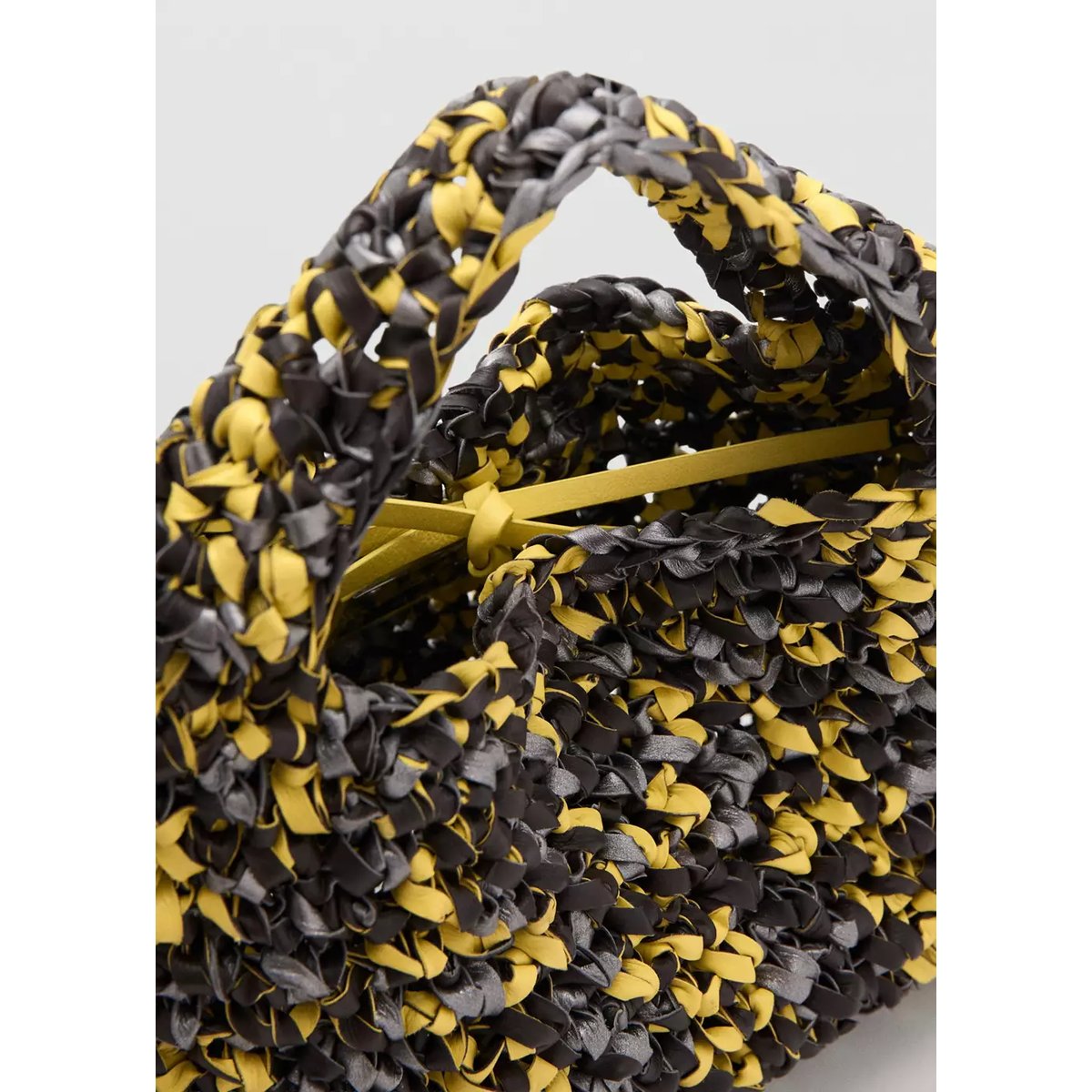 Sac à main fait main en cuir tressé citron vert, MANGO