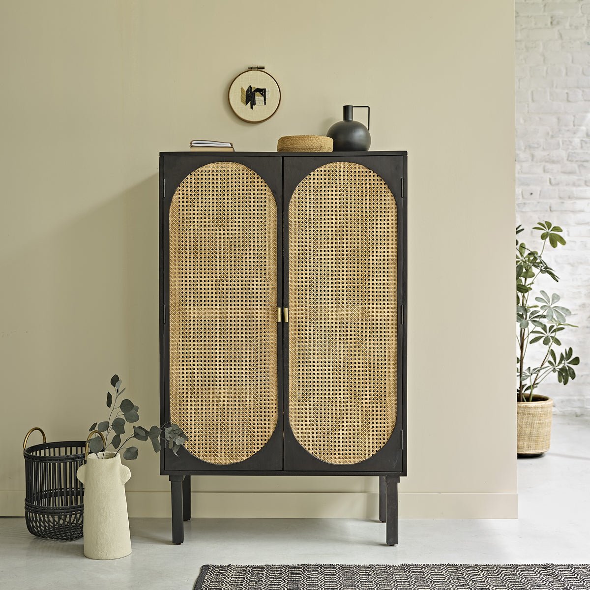 Armoire 2 portes en bois massif et cannage ZULMA noir, BERAH GETAH