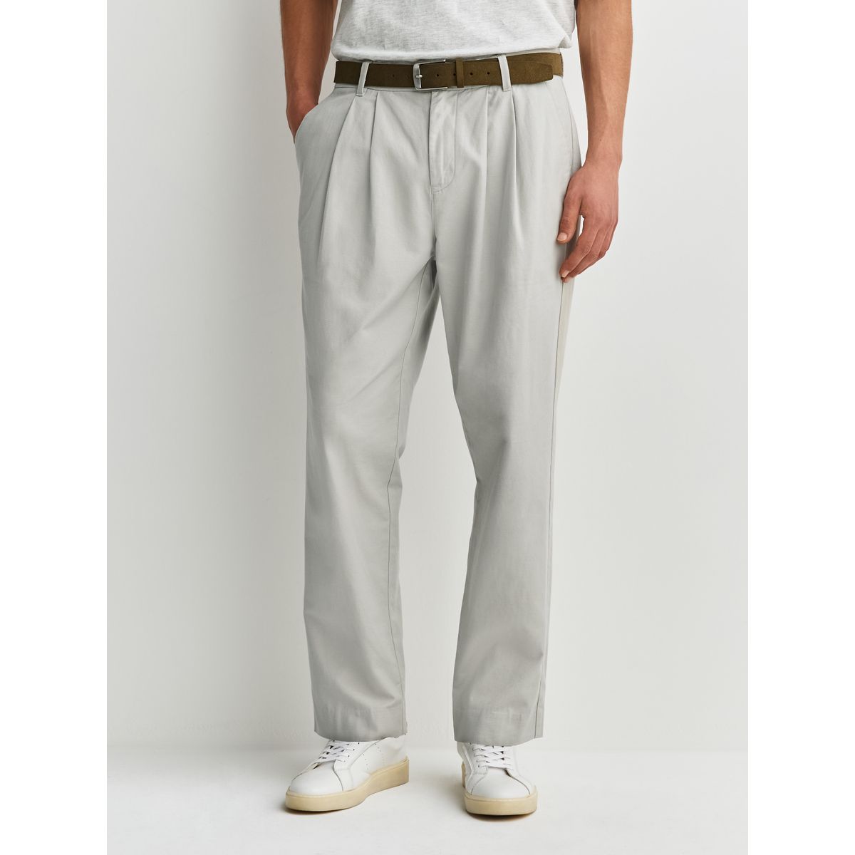 Pantalon en lin et coton à ceinture cuir gris clair, NEXT