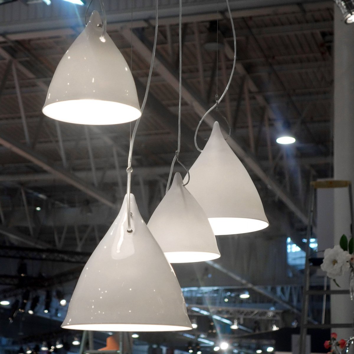 Lampe Cornette Suspendue Porcelaine blanc brillant, TSE ET TSE ASSOCIÉES