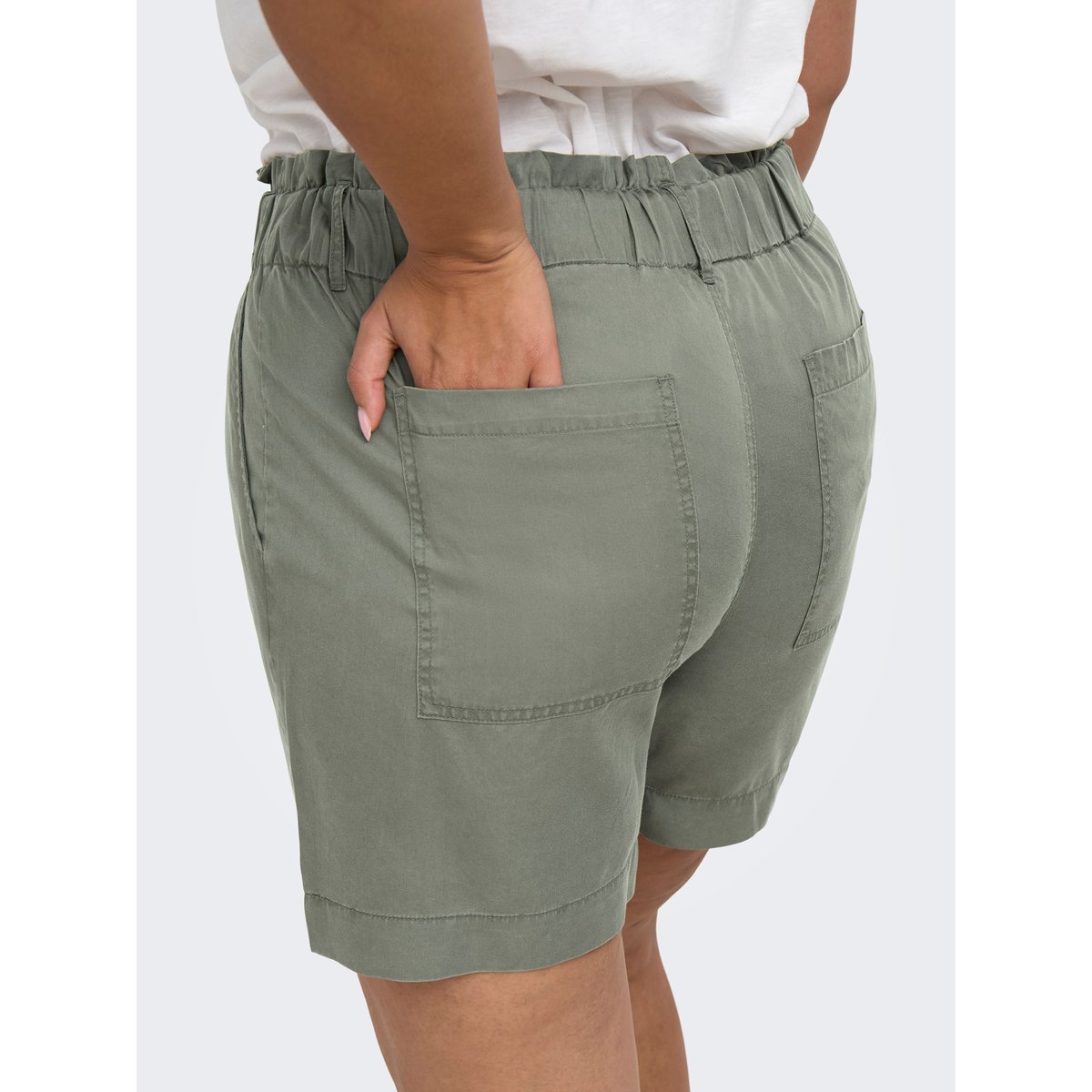 Short grise - smokey olive, ONLY CARMAKOMA