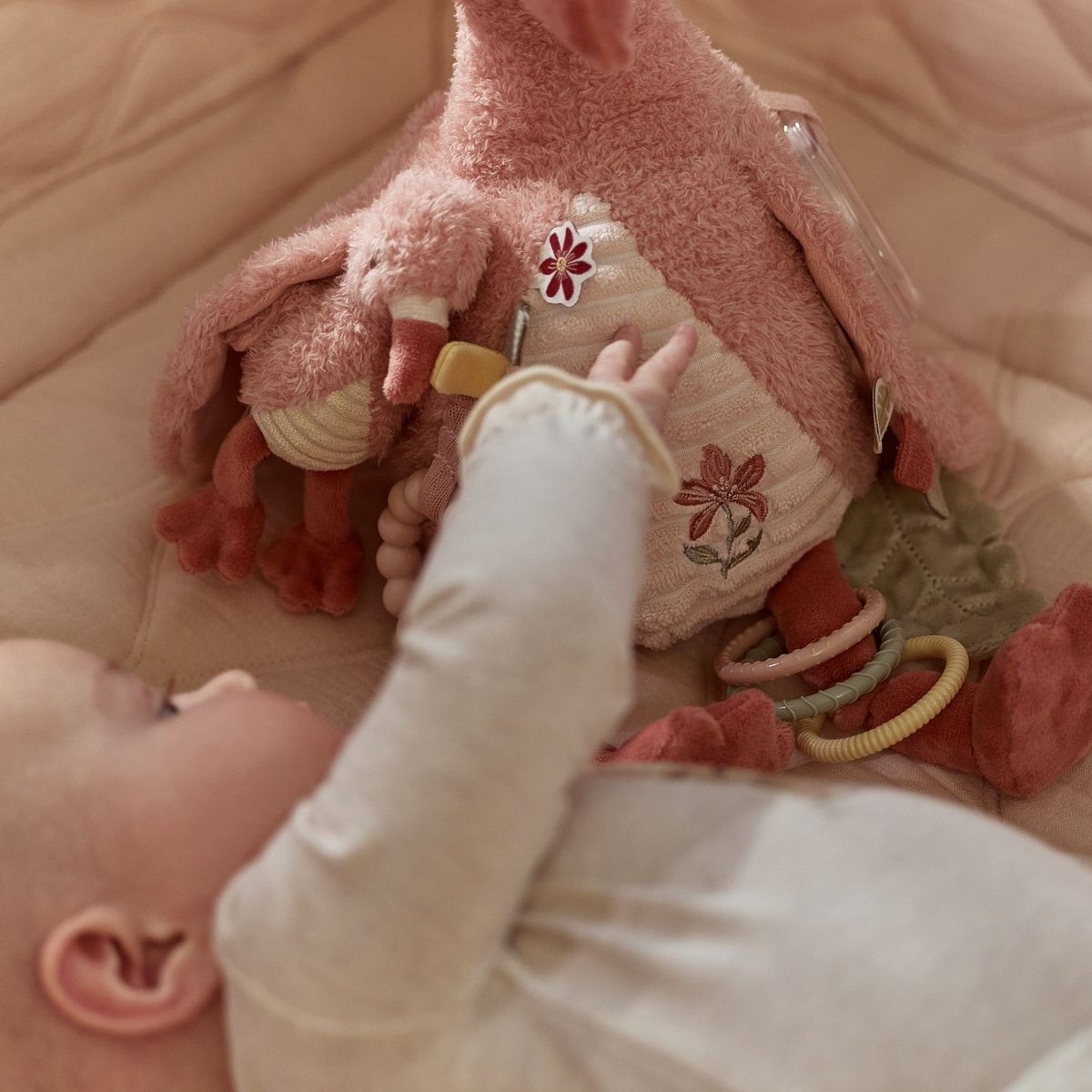 Peluche d'activités rose, blanc cassé, LITTLE DUTCH