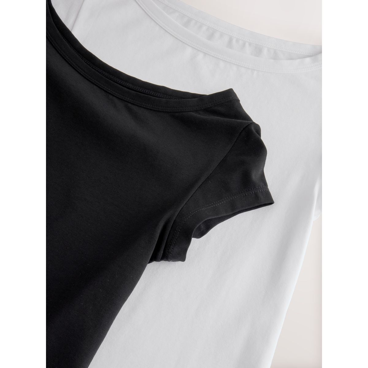 T-shirt en coton effet frais ménopause noir/blanc, NEXT