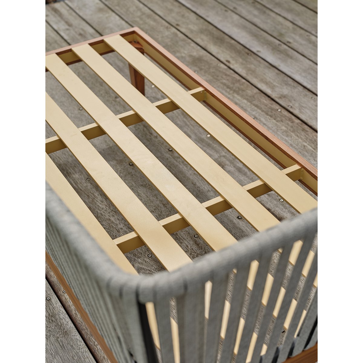 Salon de jardin bas ALPHI marron, REMARQUABLE
