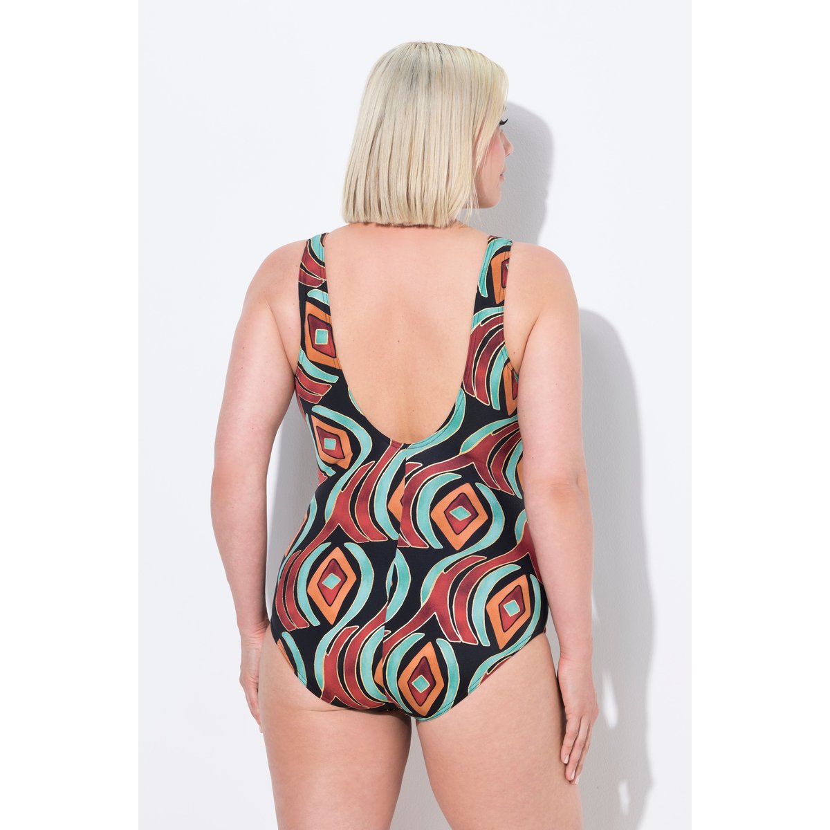 Maillot de bain à bonnets souples. Motif noir, ULLA POPKEN