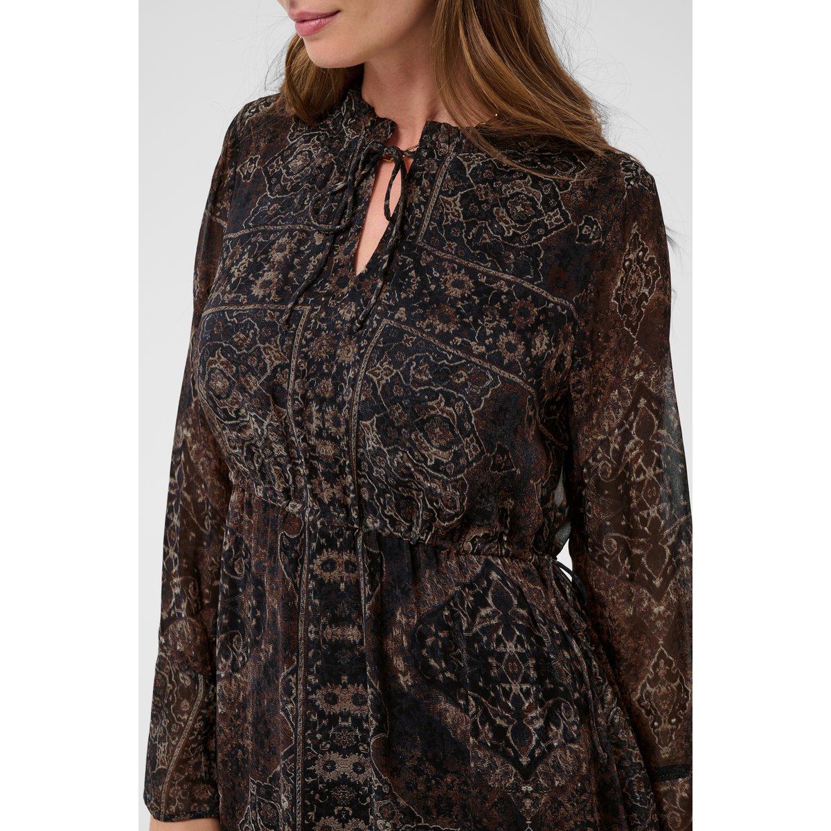 Robe noir dark oriental, CREAM